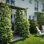 Peterc Vineyard Estate Bed and Breakfast 4*