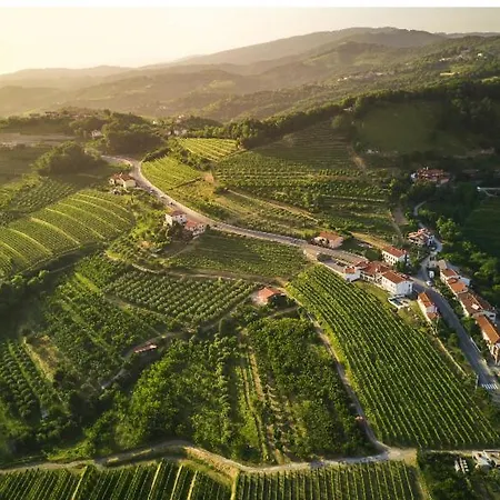 Peterc Vineyard Estate Bed & Breakfast 4*